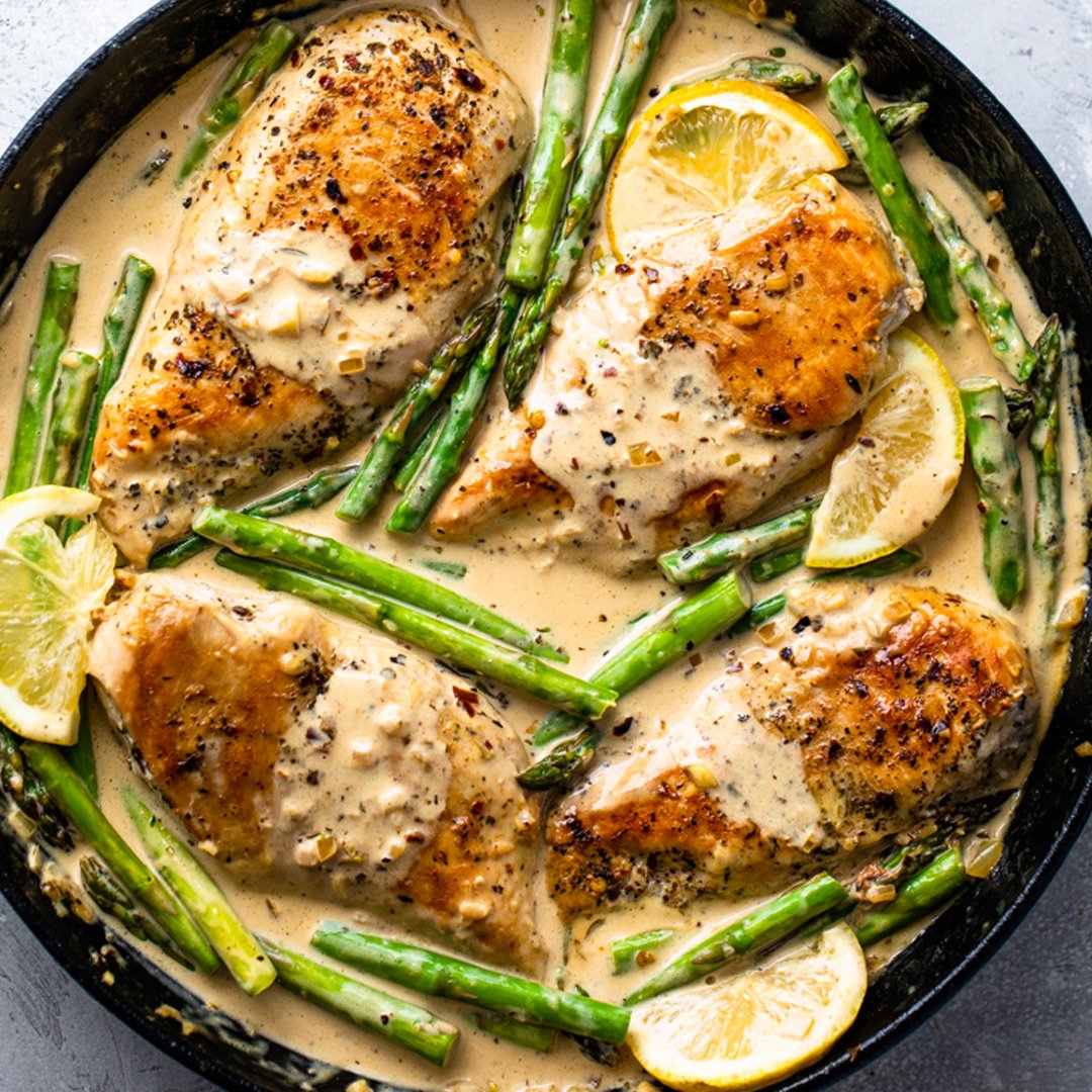 One Pan Chicken Breast and Asparagus in Lemon Cream Sauce